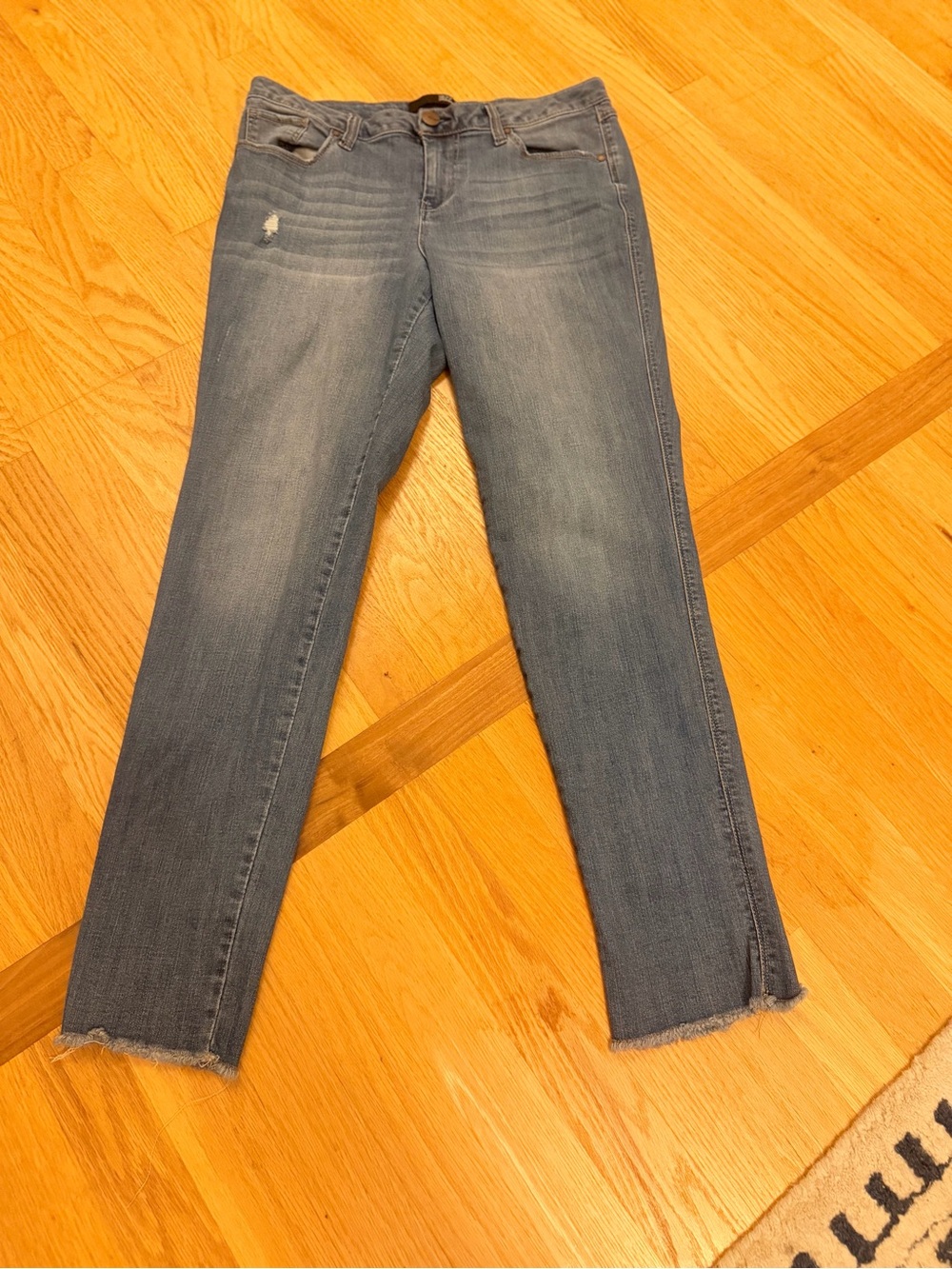 Ladies Size 12 "1822 Denim" Light Blue Cropped Slim Straight Jeans GUC